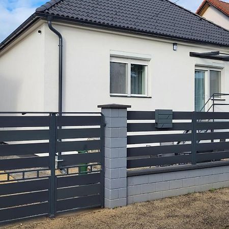 Relax Apartments Sarvar A1 Exterior foto
