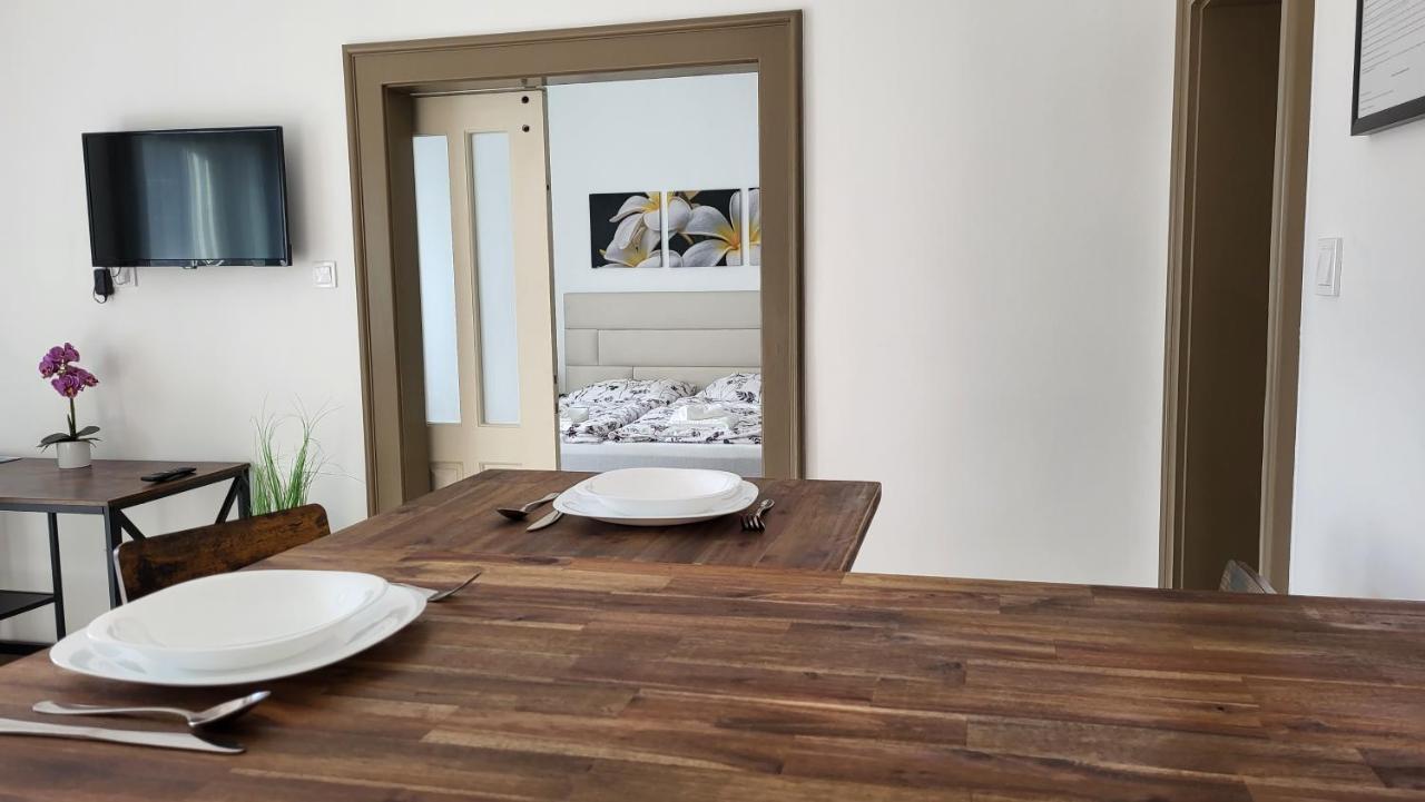 Relax Apartments Sarvar A1 Exterior foto