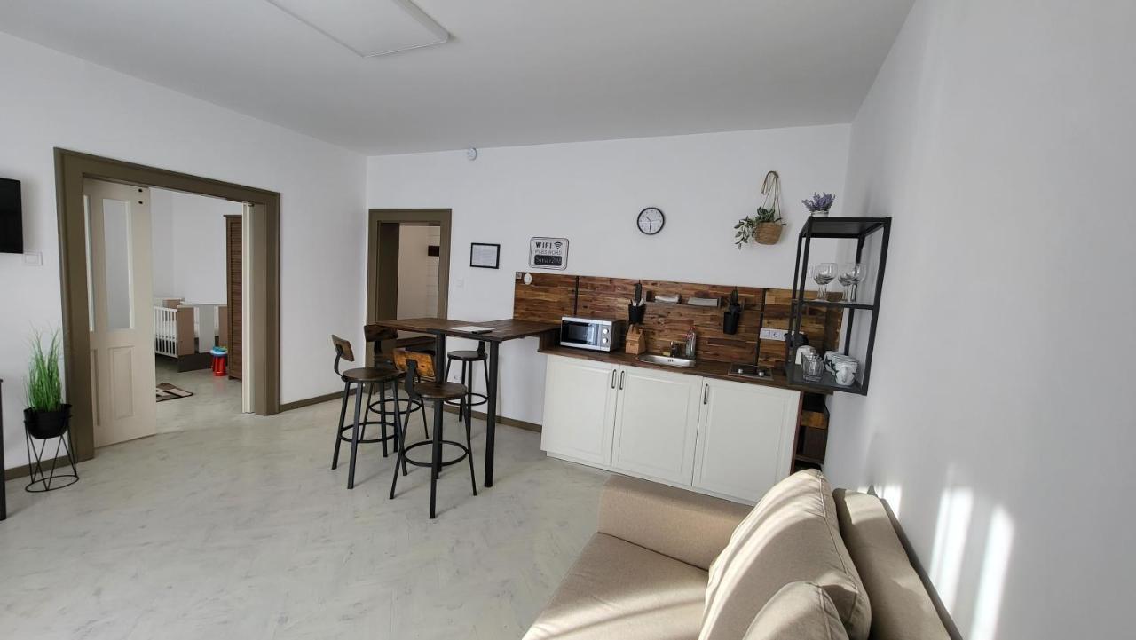 Relax Apartments Sarvar A1 Exterior foto